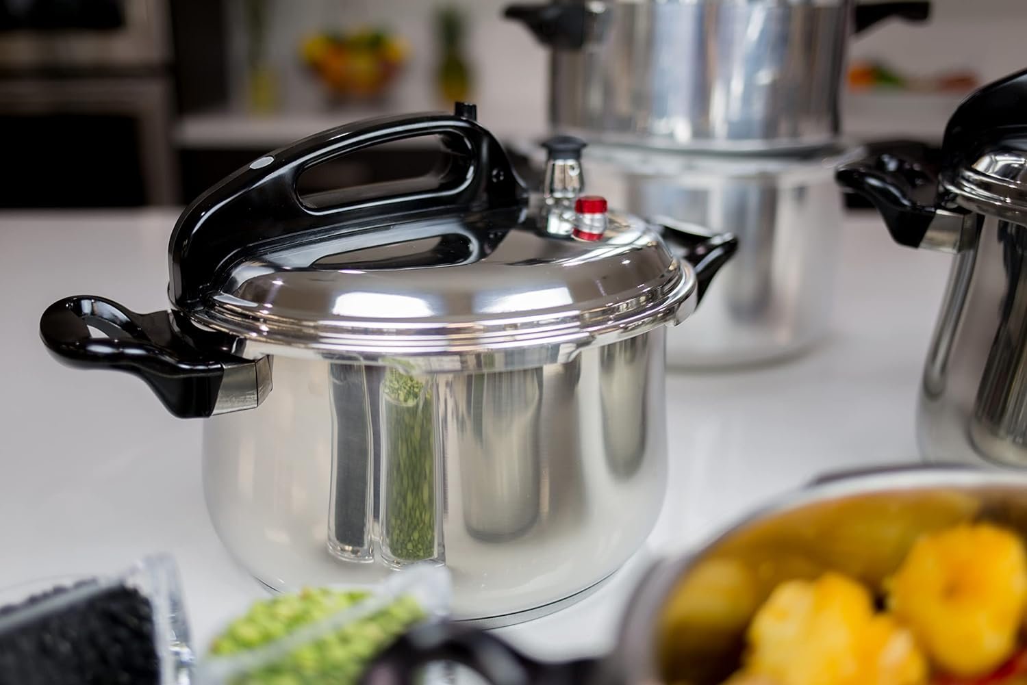 Bene Casa Stainless-Steel, 5.3-quart Pressure Cooker, 5-liter Capacity. Olla de Presion.