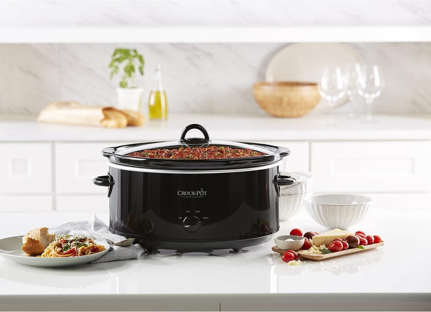 Crock-Pot Large 8 Quart Oval Manual Slow Cooker and Food Warmer, Black (SCV800-B)