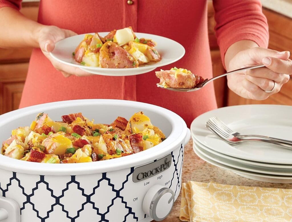 Crock-Pot Small 2.5 Quart Casserole Slow Cooker, White/Blue