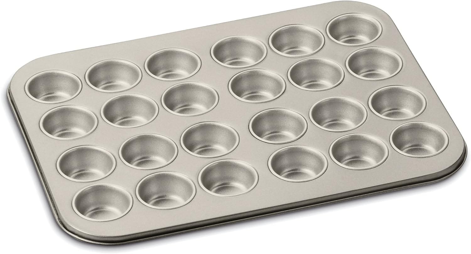 Cuisinart 9-Inch Chefs Classic Nonstick Bakeware Round Cake Pan, Champagne Cuisinart 9-Inch Chefs Classic Nonstick Bakeware Round Cake Pan, Champagne