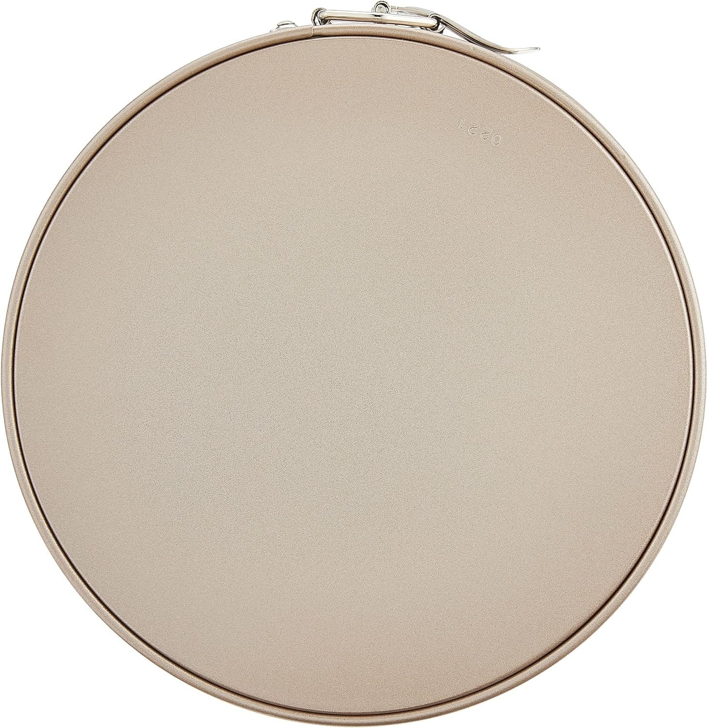 Cuisinart 9-Inch Chefs Classic Nonstick Bakeware Round Cake Pan, Champagne Cuisinart 9-Inch Chefs Classic Nonstick Bakeware Round Cake Pan, Champagne