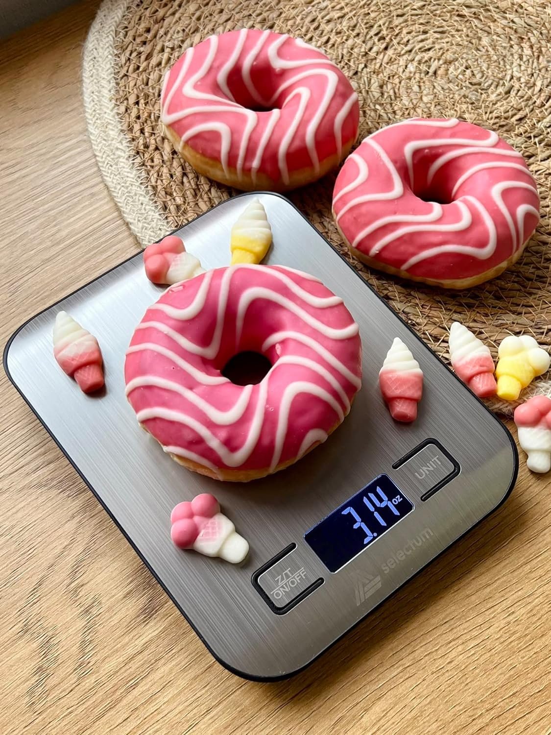 Digital Kitchen Food Scale, Max 11 lb, Stainless Steel, Backlit Silver, LCD Display, Tare Function, Automatic Shutdown, 6 Measurement Units: kg, g, lb, oz, ml, Milk (Batteries Included) by Selectum