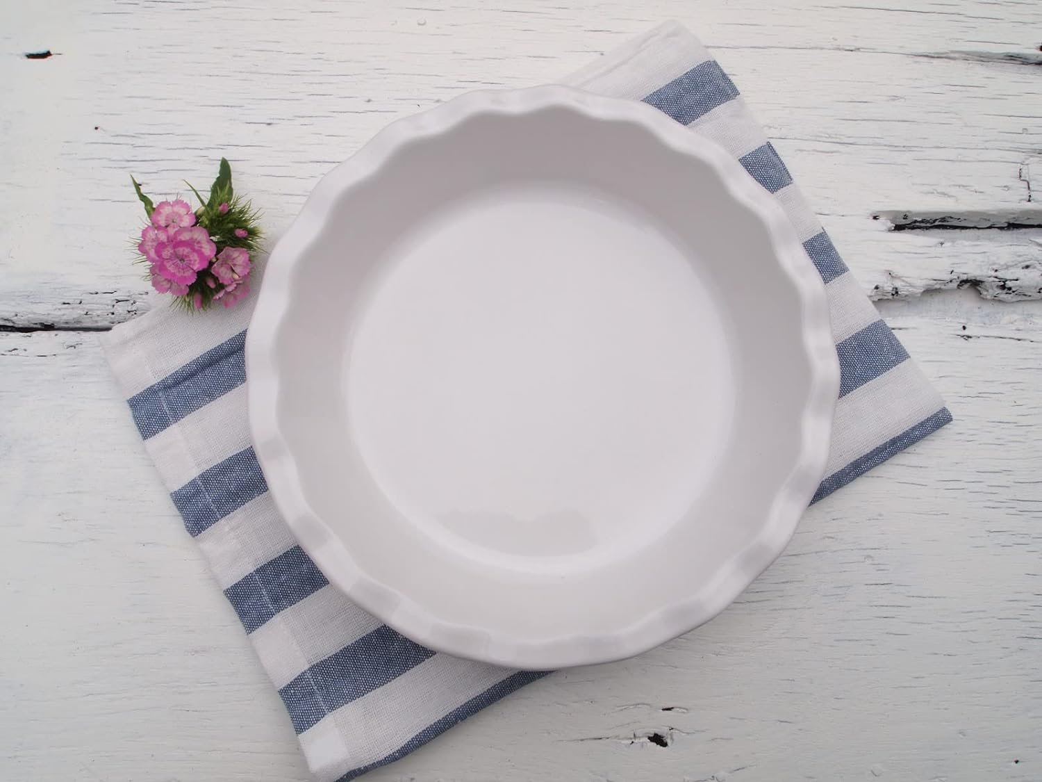 Emile Henry Made In France 9 Inch Pie Dish, White