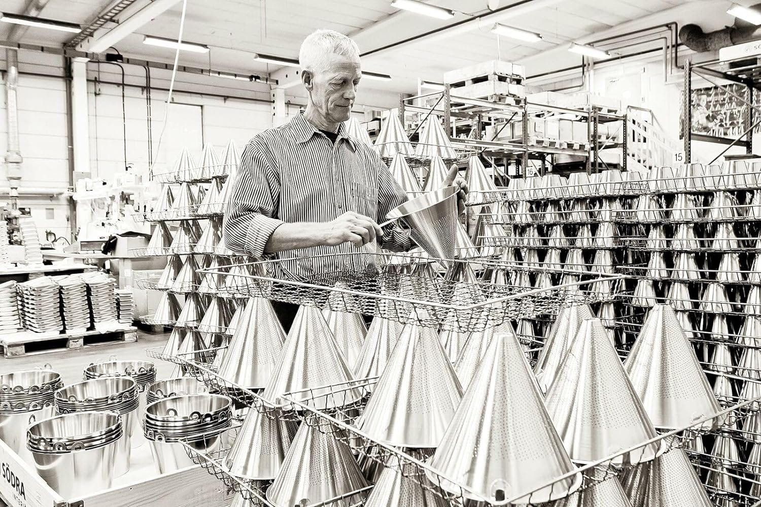 ergonomic-stainless-steel-vegetable-peeler-by-linden-sweden-dishwasher-safe-3 - Cooking Appliance World