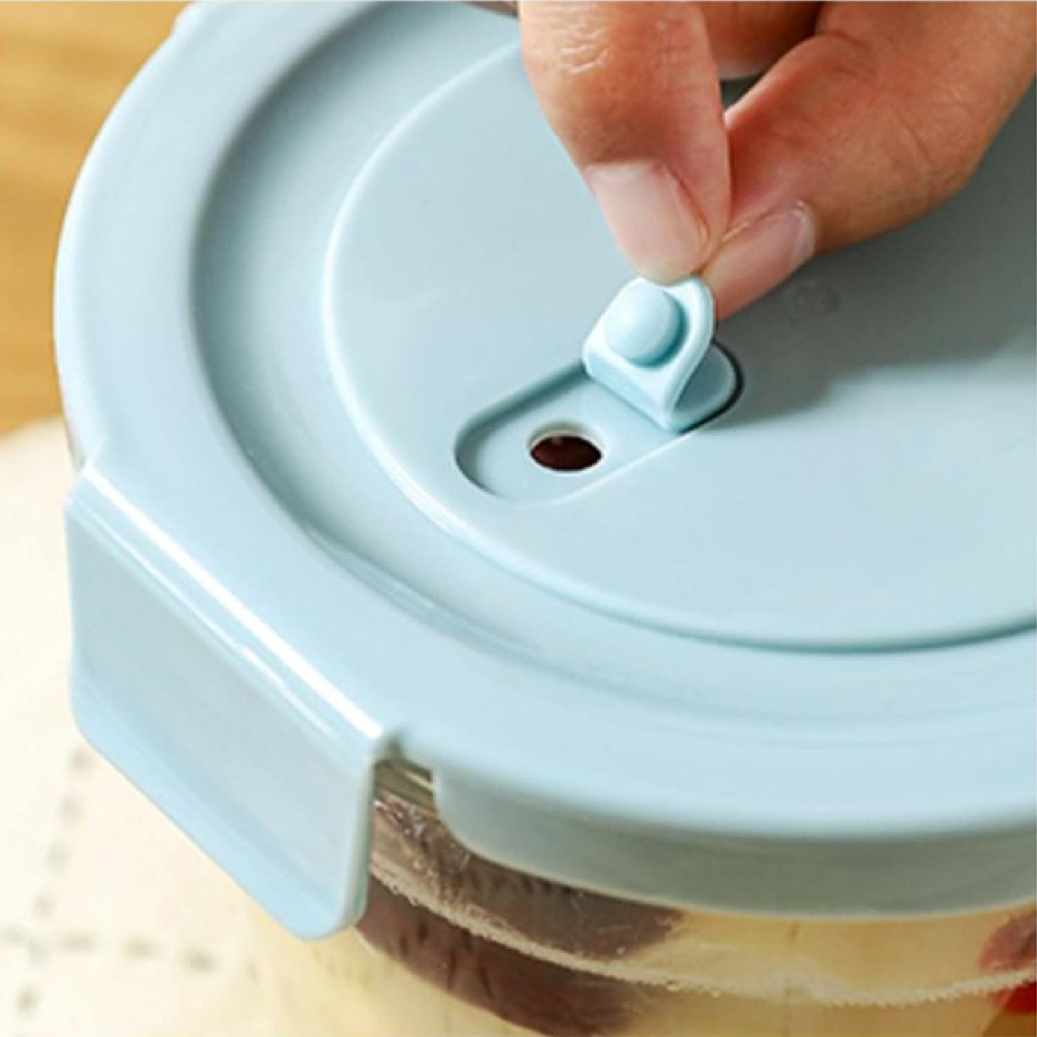 Glass Food Storage Containers, 21 oz Glass Soup Containers with Lids, Meal Prep Container Glass Bowls, Freezer, Microwave and Dishwasher Safe - Pack of 4 (Clear)