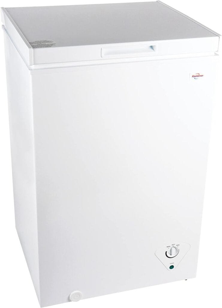Koolatron Compact Chest Freezer, 3.5 cu ft (99L), White, Manual Defrost Deep Freeze, Storage Basket, Space-Saving Flat Back, Stay-Open Lid, Front-Access Defrost Drain, for Apartment, Condo, Cottage