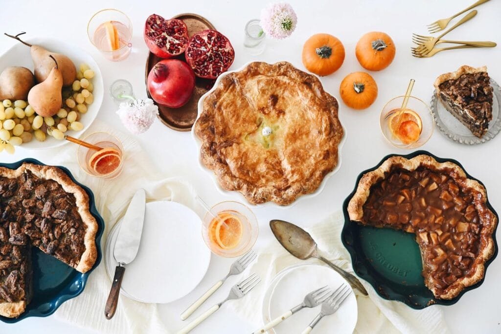 Le Creuset Stoneware 9 Heritage Pie Dish, Deep Teal Le Creuset Stoneware 9 Heritage Pie Dish, Deep Teal