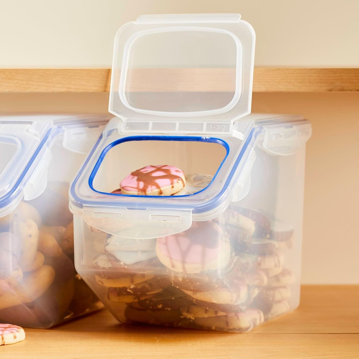 LOCK  LOCK Easy Essentials Food Lids (Flip-Top) / Pantry Storage, BPA Free, Top-21 Cup-for Beans, Clear