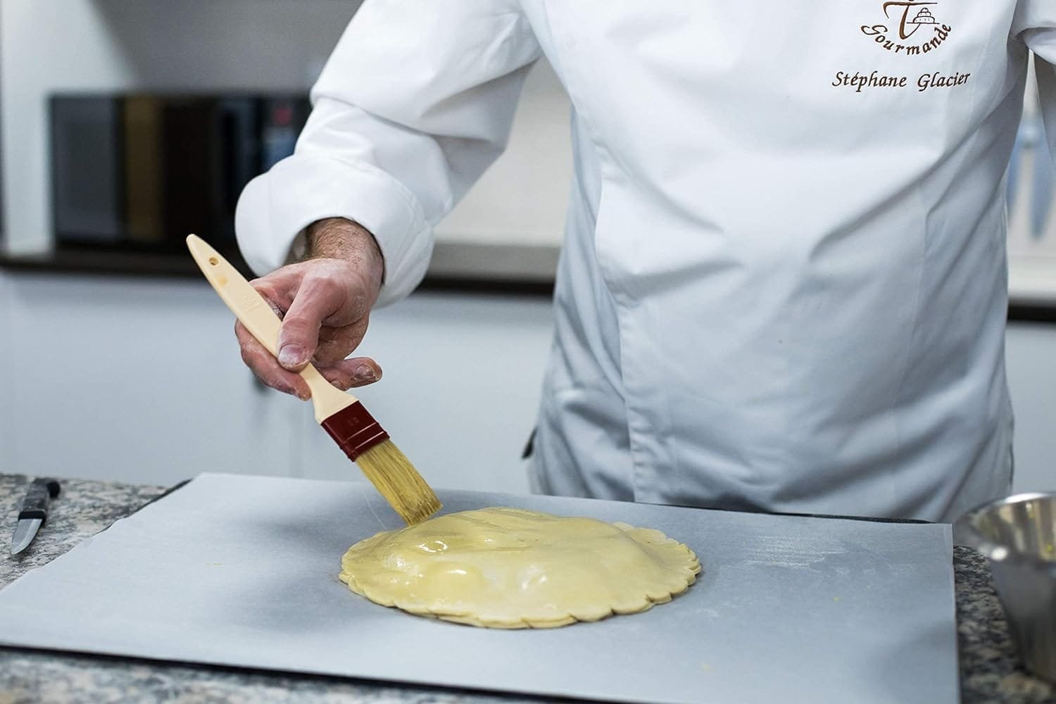 Matfer Bourgeat Natural Pastry and Basting Brush, Flat, Commercial Grade with Exoglass Handle, 1 1/2