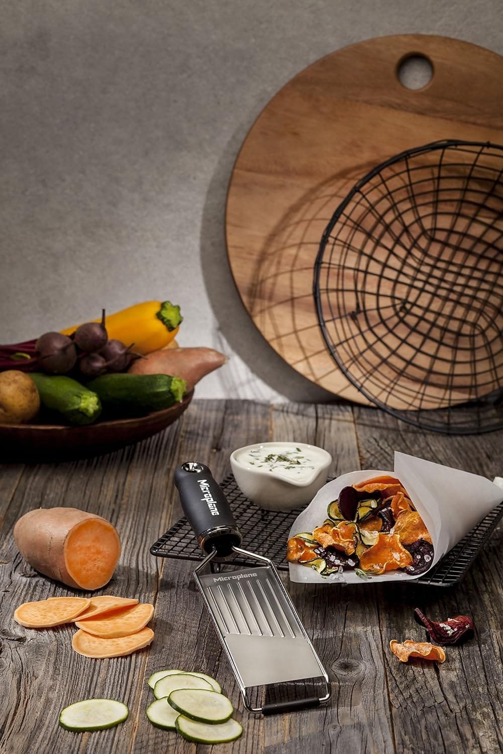 Microplane Gourmet Series Cheese Grater with Soft Touch Handle (Extra Coarse, Black)