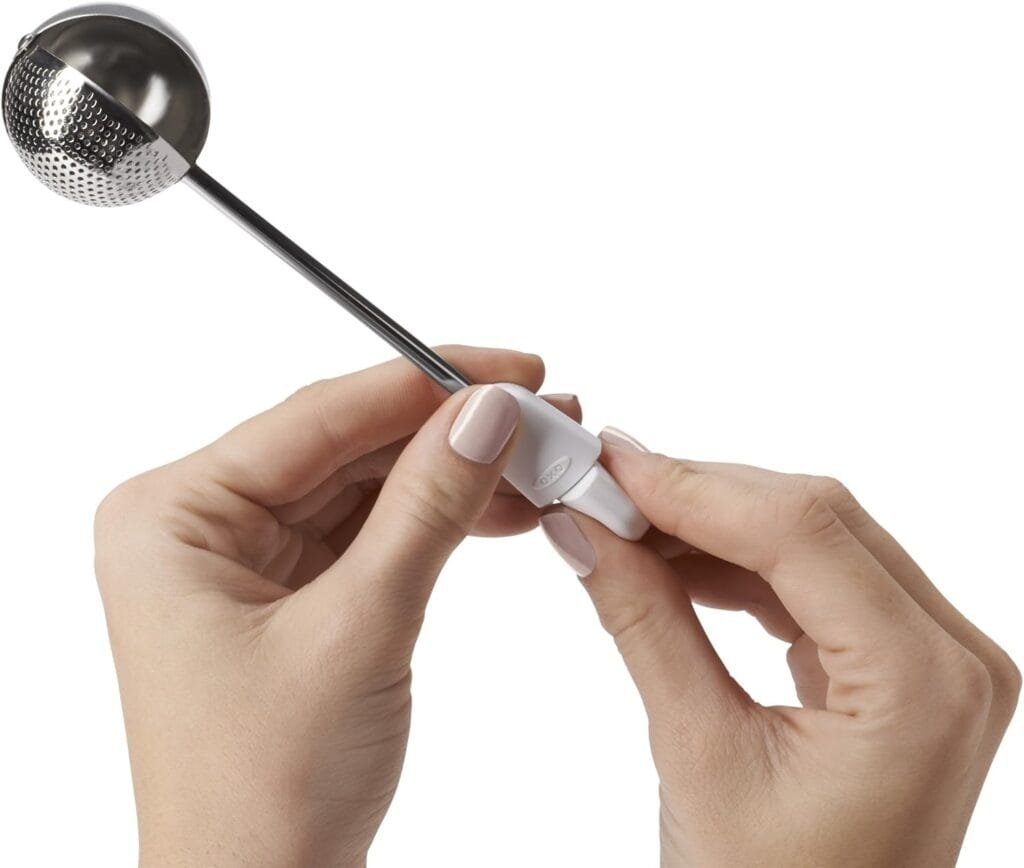 OXO Good Grips Baker’s Dusting Wand for Sugar, Flour and Spices, Stainless Steel, 9 x 3 x 3
