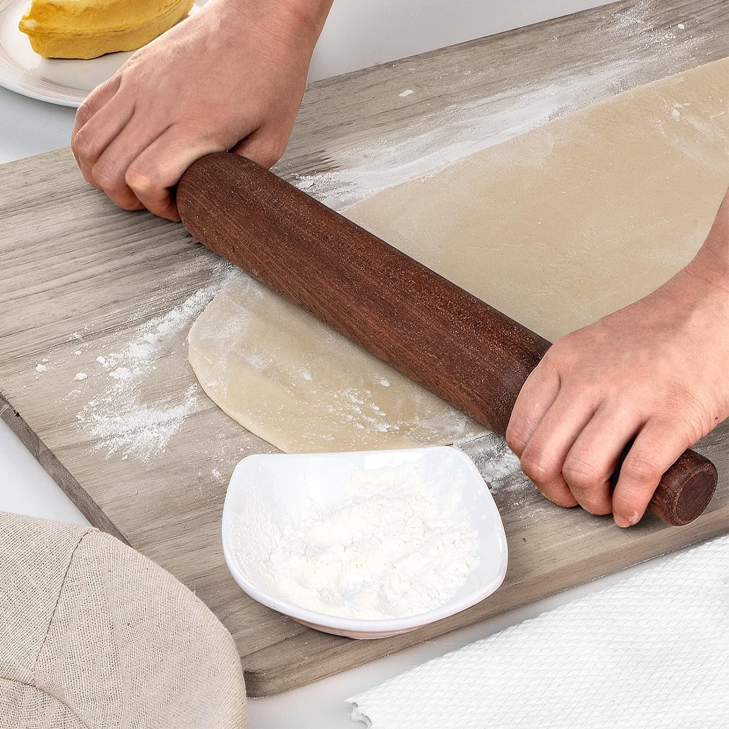 Rolling Pin for Baking, 15.75-Inch Wood Pizza Dough Roller with Handle, Briout Wooden Rolling Pins Baking Utensils for Bread Pastry Fondant