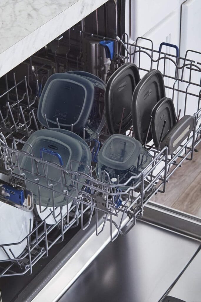 Rubbermaid 42-Piece Food Storage Containers with Lids, Salad Dressing and Condiment Containers, and Steam Vents, Microwave and Dishwasher Safe, Red (Pack of 21) Rubbermaid 42-Piece Food Storage Containers with Lids, Salad Dressing and Condiment Containers, and Steam Vents, Microwave and Dishwasher Safe, Red (Pack of 21)