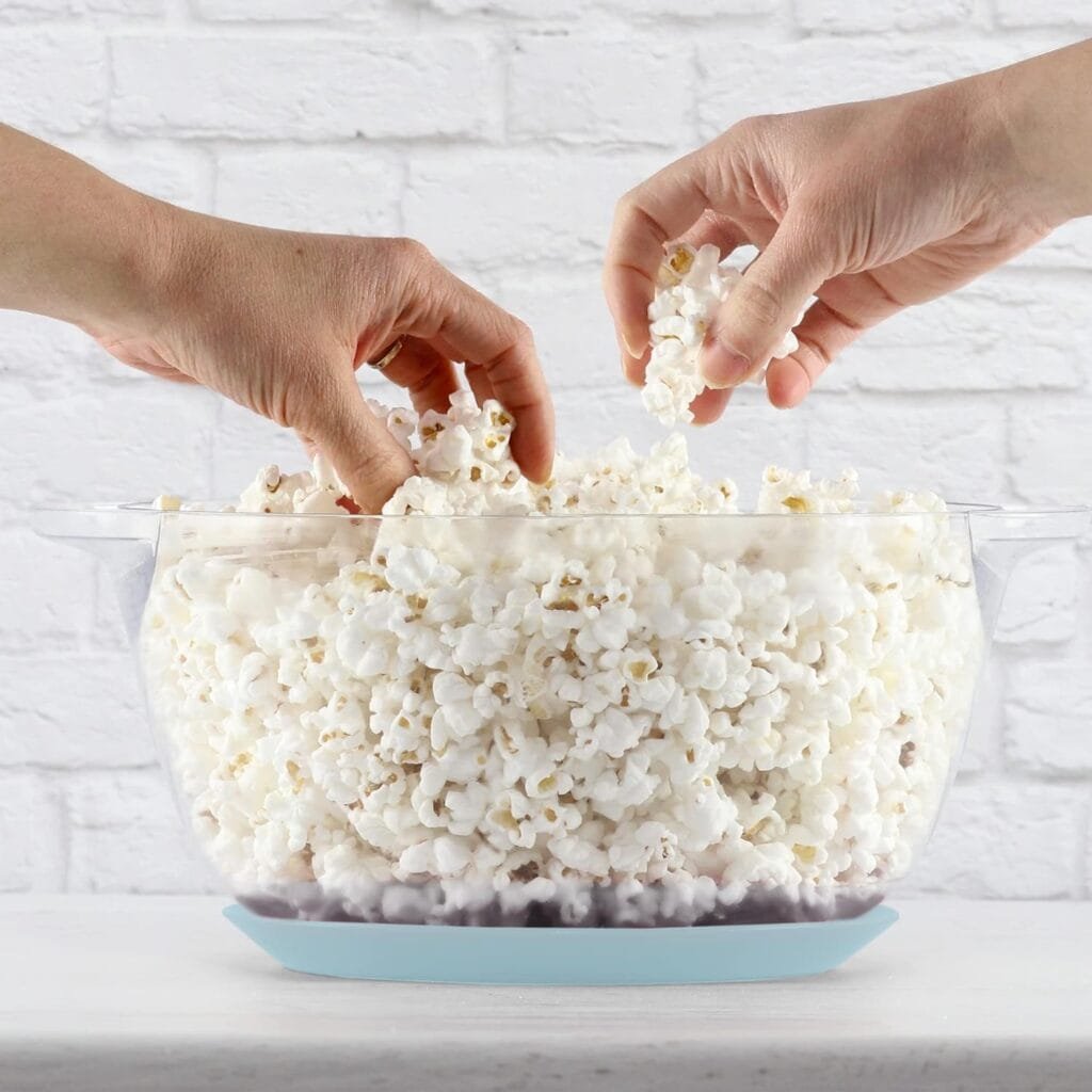 West Bend Stir Crazy Popcorn Machine Electric Hot Oil Popper Includes Large Lid for Serving Bowl and Convenient Nesting Storage, 6-Quart, Red West Bend Stir Crazy Popcorn Machine Electric Hot Oil Popper Includes Large Lid for Serving Bowl and Convenient Nesting Storage, 6-Quart, Red