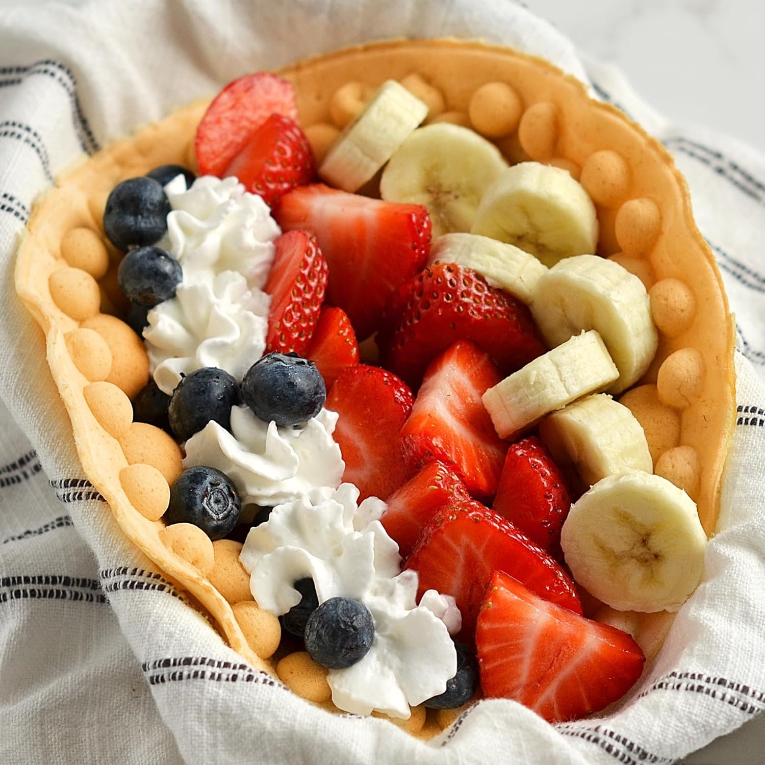 Disney Mickey Mouse Flip-Over Bubble Waffle Maker Disney Mickey Mouse Flip-Over Bubble Waffle Maker