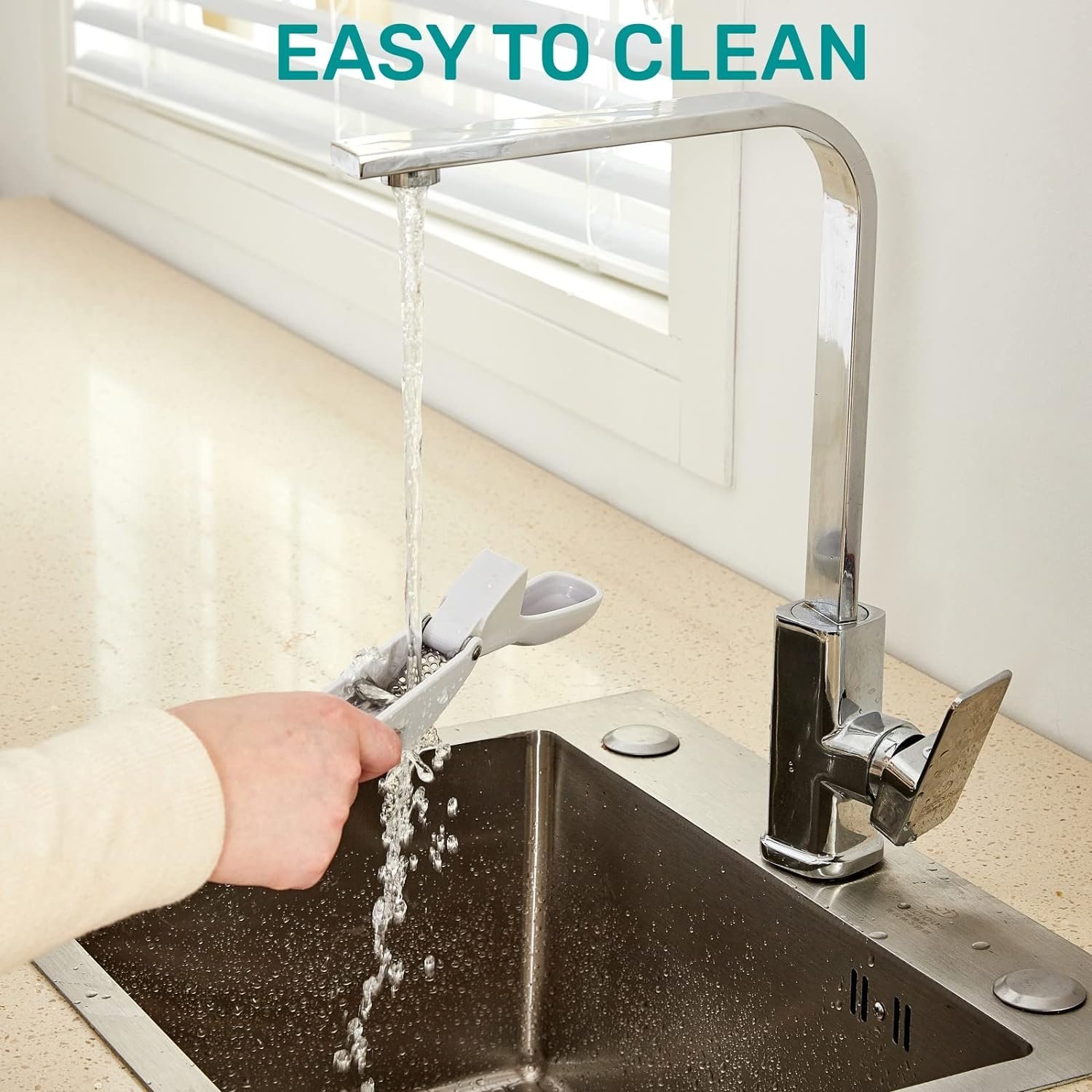 Garlic Press, Kitchen Garlic Mincer Slicer or Squeezer with Ergonomic handle, Professional Ginger Crusher with Good Grip, Easy to Clean and Squeeze, Dishwasher Safe, BPA Free, Heavy Duty Garlic Press, Kitchen Garlic Mincer Slicer or Squeezer with Ergonomic handle, Professional Ginger Crusher with Good Grip, Easy to Clean and Squeeze, Dishwasher Safe, BPA Free, Heavy Duty