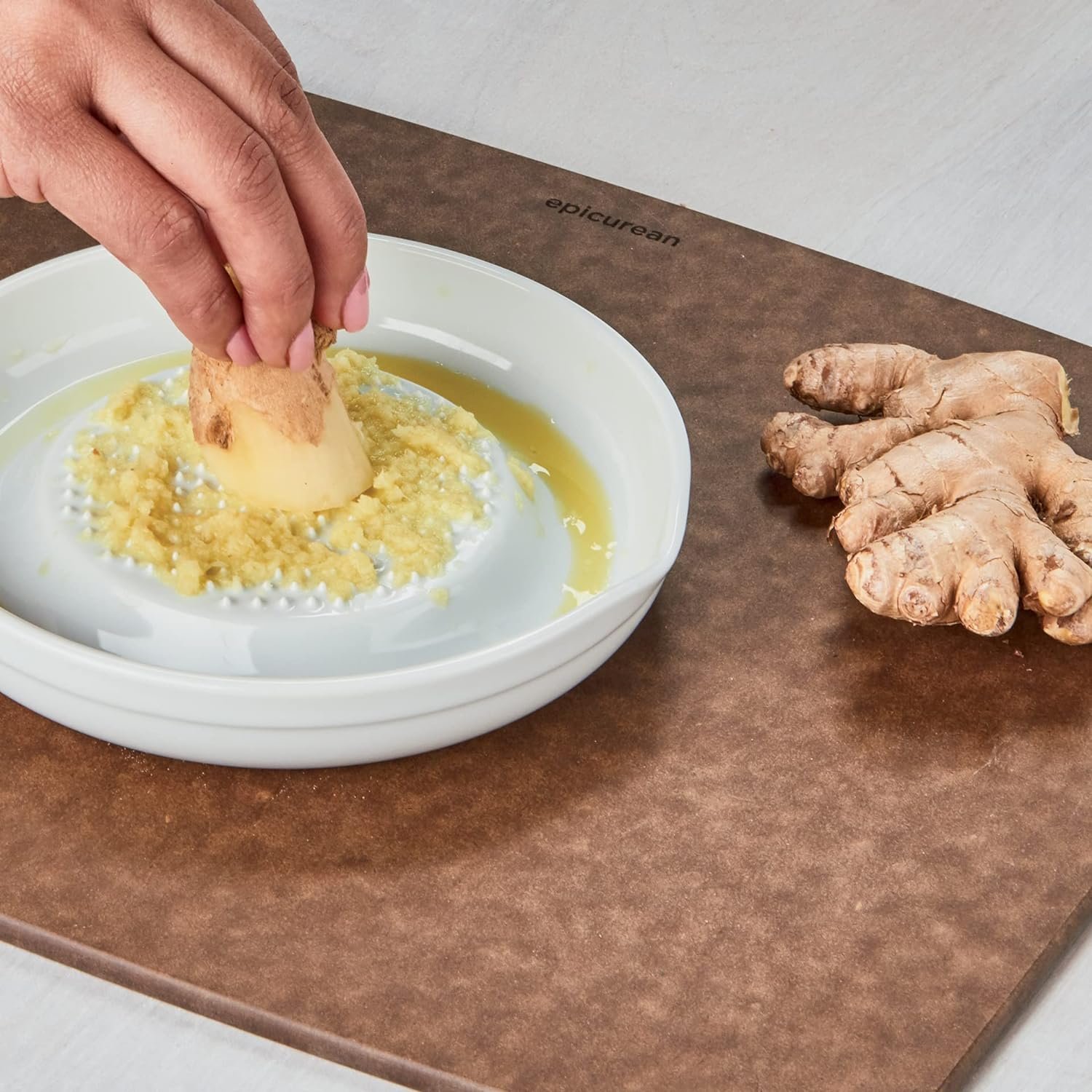 Kyocera Advanced Ceramic 6-1/2-inch Ceramic Grater, White Kyocera Advanced Ceramic 6-1/2-inch Ceramic Grater, White