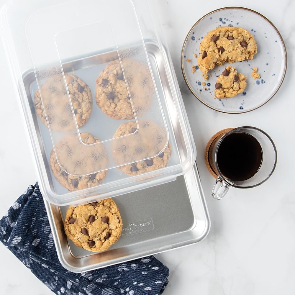 Nordic Ware Natural Aluminum Commercial Bakers Quarter Sheet with Lid Nordic Ware Natural Aluminum Commercial Bakers Quarter Sheet with Lid