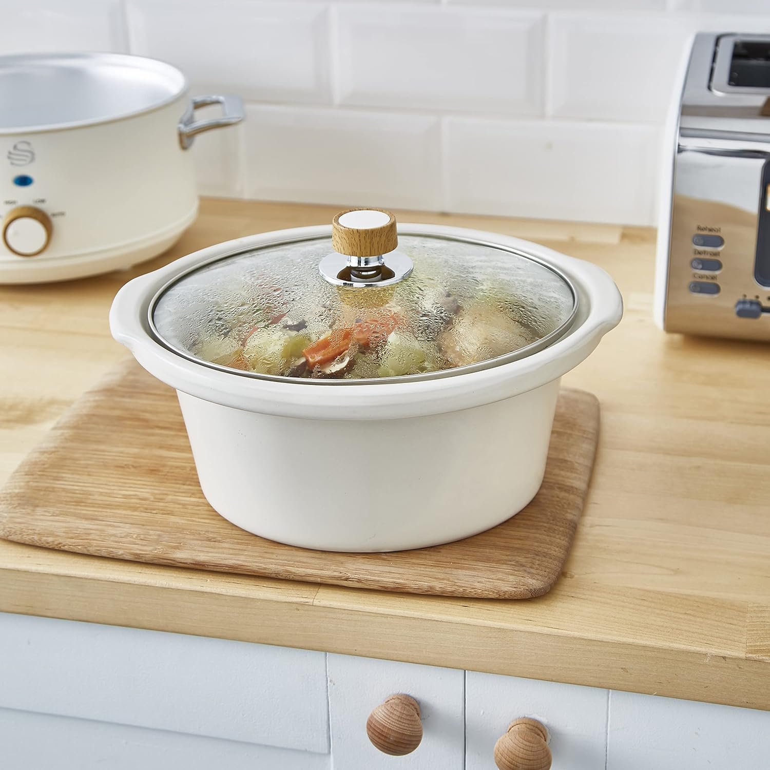 Salton Swan Nordic-Style Slow Cooker with Removable Ceramic Pot, 3.5 Litre, Cotton White