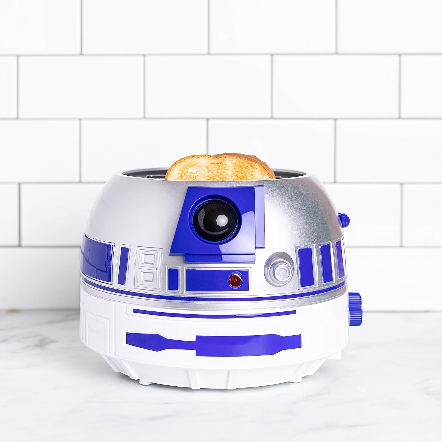 Uncanny Brands Star Wars R2D2 Deluxe Toaster - Lights-Up and Makes Sounds Like Artoo