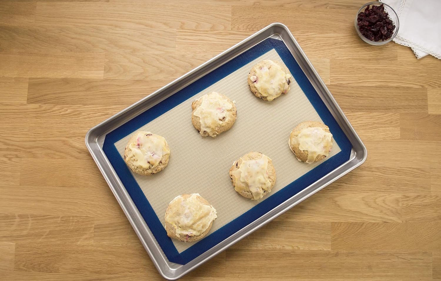USA Pan Bakeware Nonstick Quarter Sheet Pan and Silicone Mat Set
