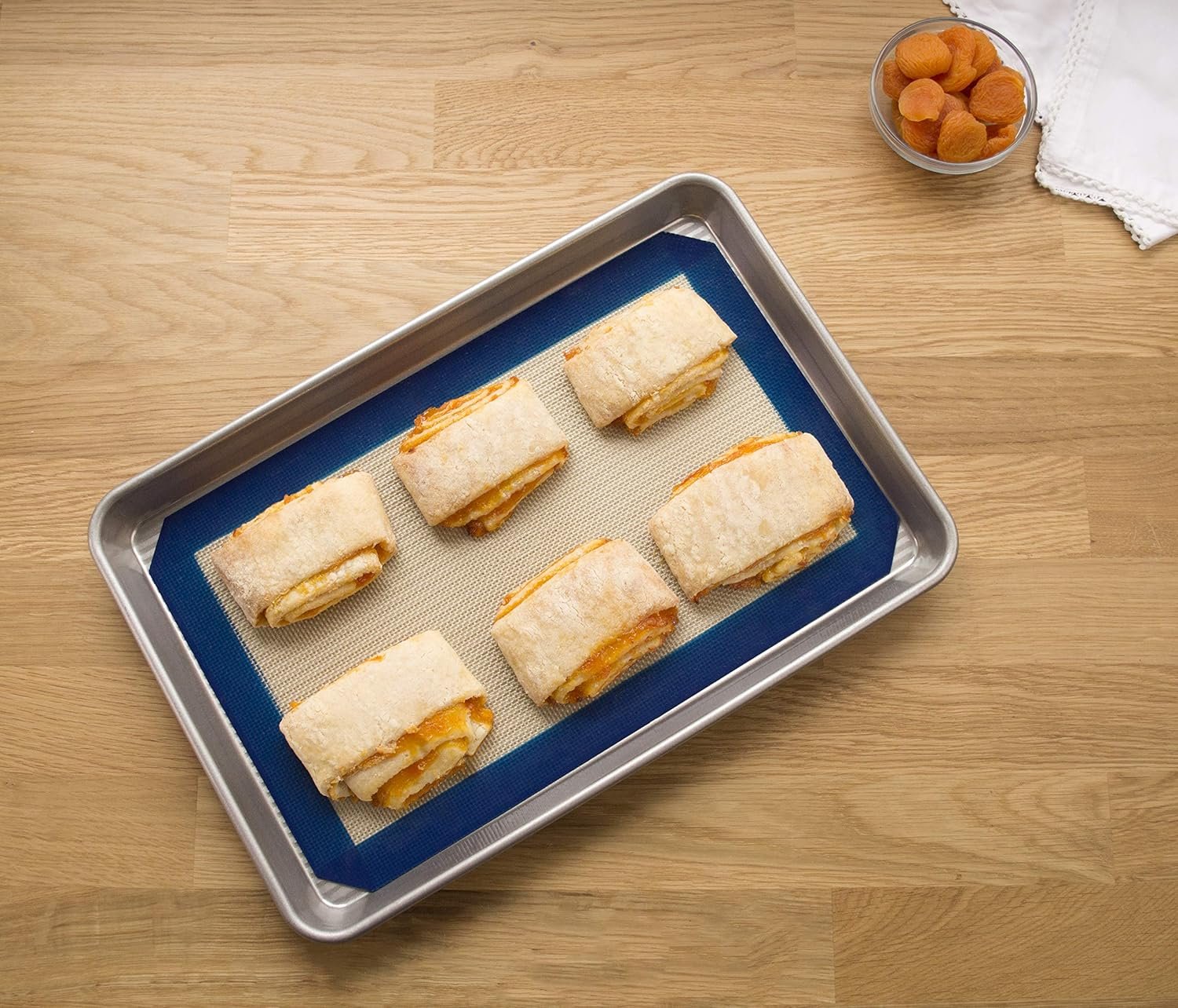 USA Pan Bakeware Nonstick Quarter Sheet Pan and Silicone Mat Set
