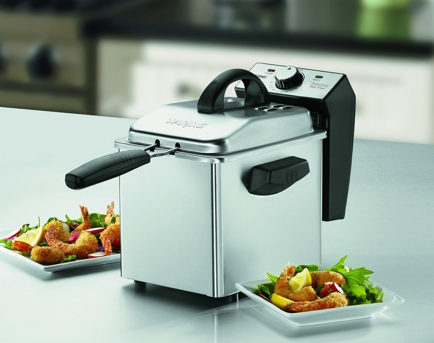 Waring WDF75RC 8.5 lb. Commercial Countertop Deep Fryer 120V
