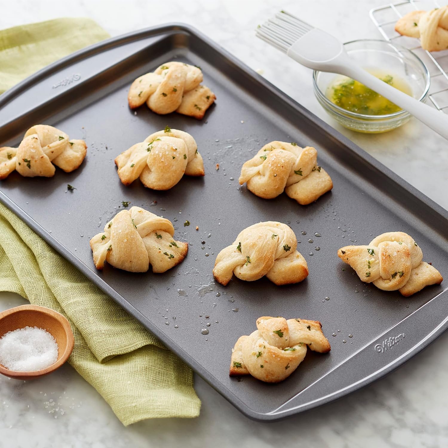 Wilton Perfect Results Premium Non-Stick Bakeware Cookie Sheet, 15 x 10-Inch