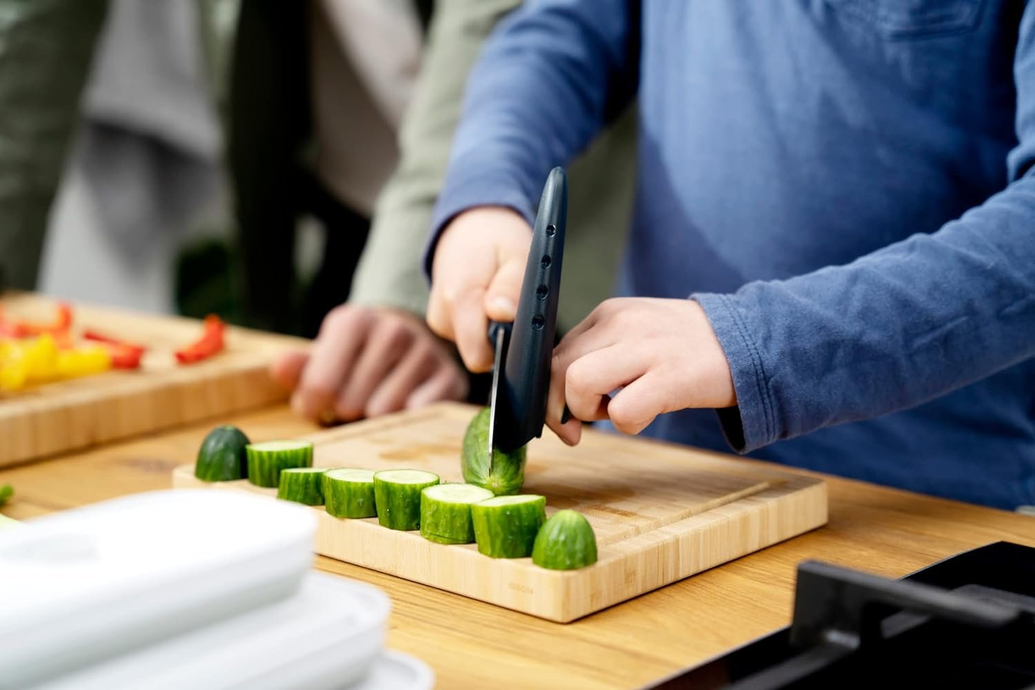 ZWILLING Twinny Stainless Steel Childrens Chefs Knife, 10cm, Rounded Blade, Child-Friendly Design, Plastic Handle, Blue